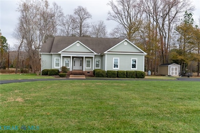8975 Coles Landing Dr, Gloucester, VA 23061 - photo 2