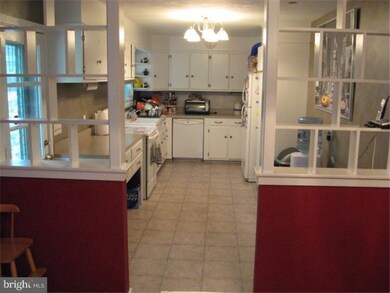 3332 Willow Grove Ave, Reading, PA 19605 - photo 7