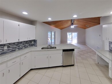 unlisted-address, Sarasota, FL 34243 - photo 7