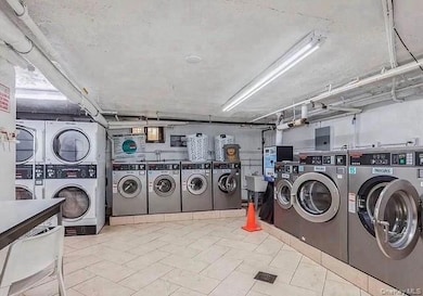 Evergreen Owners unit 6, Jackson Heights, NY 11372 - photo 3