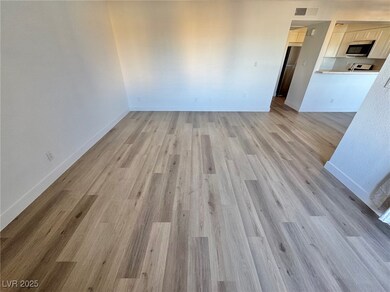 1424 Santa Anita Dr unit 112, Las Vegas, NV 89119 - photo 6