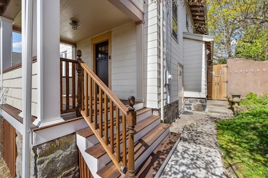 21 Sewall St, Marblehead, MA 01945 - photo 2