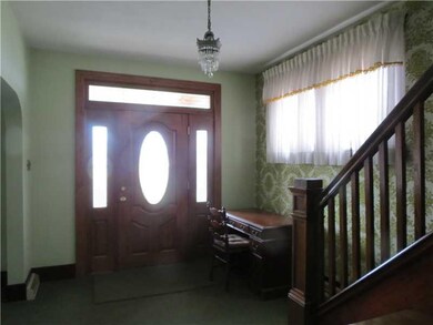 Entry/Foyer. Large foyer area gives entry from fro