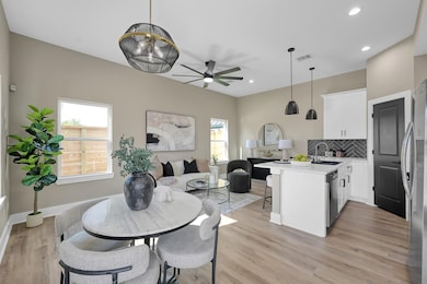 2107 Esther Dr unit A/B, Houston, TX 77088 - photo 6