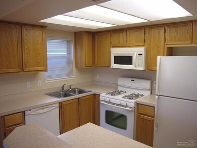 1801 NE Purcell Blvd unit 16, Bend, OR 97701 - photo 6