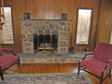 802 Willow Ct S, Hawley, PA 18428 - photo 4