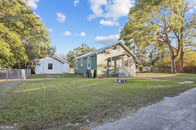 241 S Elm Ln, Jesup, GA 31546 - photo 2