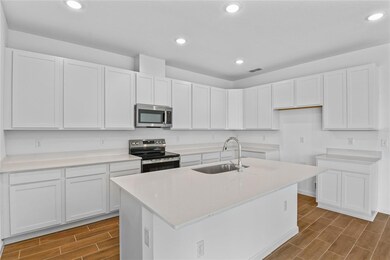 1126 Olivine Ave, Dundee, FL 33838 - photo 4