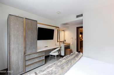 BCL 313-H_bedroom (2)