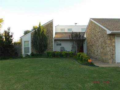 1016 NE 20th St, Moore, OK 73160 - photo 2