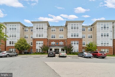 12908 Fox Bow Dr unit 301, Upper Marlboro, MD 20774 - photo 3