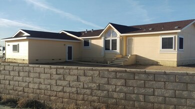 9833 E Avenue d4, Lancaster, CA 93535 - photo 2