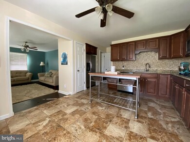 816 Ivydale Ave, Reisterstown, MD 21136 - photo 4