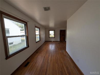 432 Midlothian Rd, Saint Louis, MO 63137 - photo 3