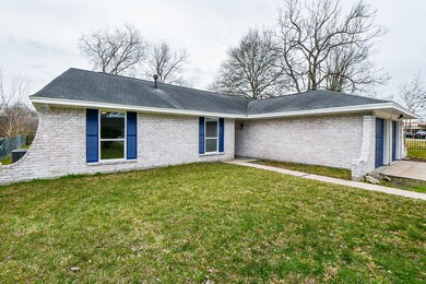 6443 Oaknut Dr, Houston, TX 77088 - photo 4