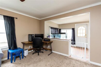826 Pioneer Rd, Des Moines, IA 50315 - photo 3