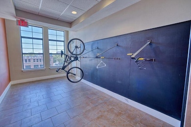 623 W Walnut bike storage