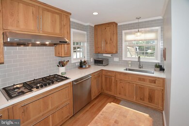 2716 King St, Alexandria, VA 22302 - photo 6