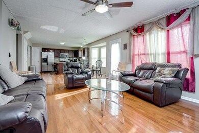 06 - 3449 Jonathan Noble Way-6.jpg