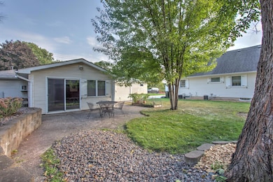 2079 Garnet Ln, Saint Paul, MN 55122 - photo 5