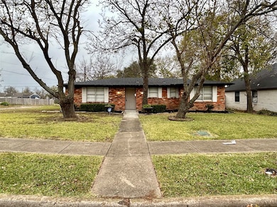 1300 Develon Dr, Mesquite, TX 75149 - photo 2