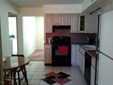 Eat-in kitchen