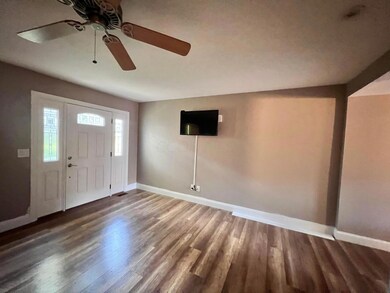 599 Dlyn St unit 5, Columbus, OH 43228 - photo 3