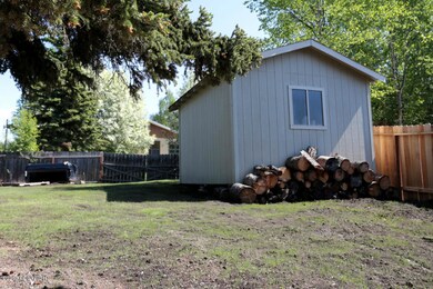 Bulen backyard photo 1