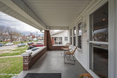 113 W Collins Ct, Louisville, KY 40214 - photo 5