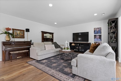 508 Martin St, Scottsboro, AL 35768 - photo 5