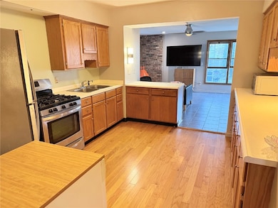 1115 27th St NE, Cedar Rapids, IA 52402 - photo 6