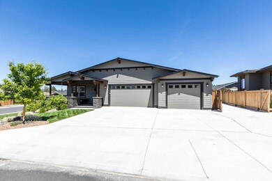 4667 SW Zenith Ave, Redmond, OR 97756 - photo 4