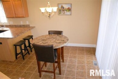 1604 W 67th St, Davenport, IA 52806 - photo 5