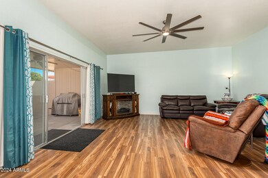 10888 W Emerald Dr, Sun City, AZ 85351 - photo 7