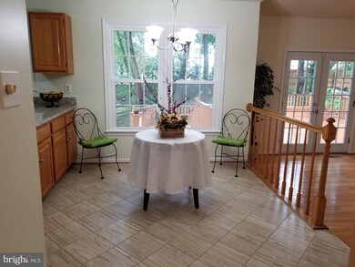 14800 Forsythia Terrace, Burtonsville, MD 20866 - photo 3