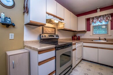 59 Haynesville Ave unit 12, Conway, NH 03818 - photo 2