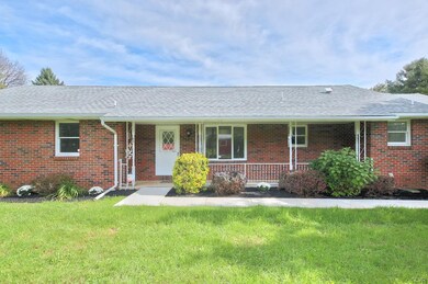 1881 Brookside Rd, Macungie, PA 18062 - photo 5