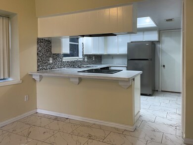 Breakfast & Sitting Bar Area