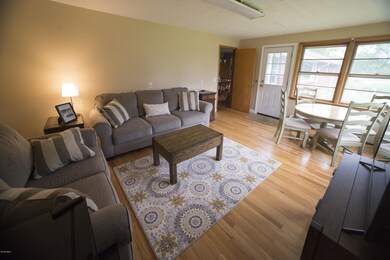 Sunroom/Family Room