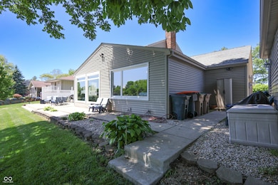 3829 Waycross Dr, Columbus, IN 47203 - photo 4