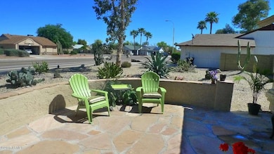 Front patio2.JPG