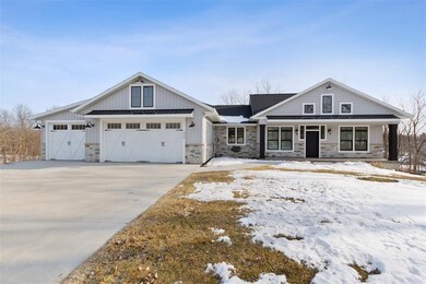 1908 Pippin Hill Ct NW, Cedar Rapids, IA 52405 - photo 4