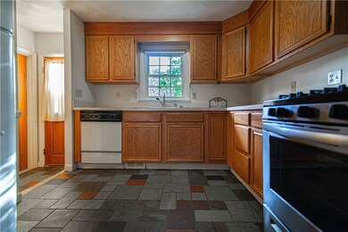 1 Shady Ln, Riverside, RI 02915 - photo 6