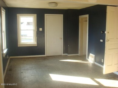 1003 N 6th St, Niles, MI 49120 - photo 2