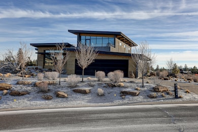 61518 Southwest Skene Trail Exteriors ML
