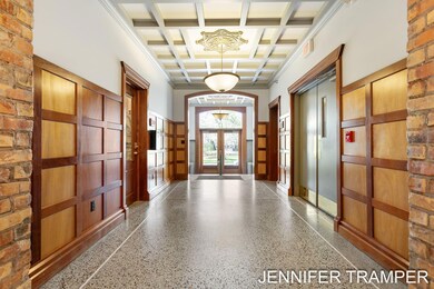 31-web-or-mls-17-w-10th-st-unit-450
