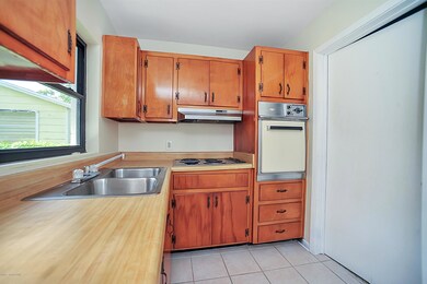 311 third st kitchen2