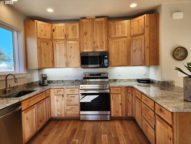 891 Division St NE, Bandon, OR 97411 - photo 4