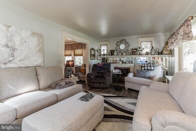 330 E Manoa Rd, Havertown, PA 19083 - photo 6