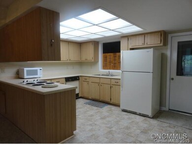 10 Ardis Ln, Hendersonville, NC 28792 - photo 5